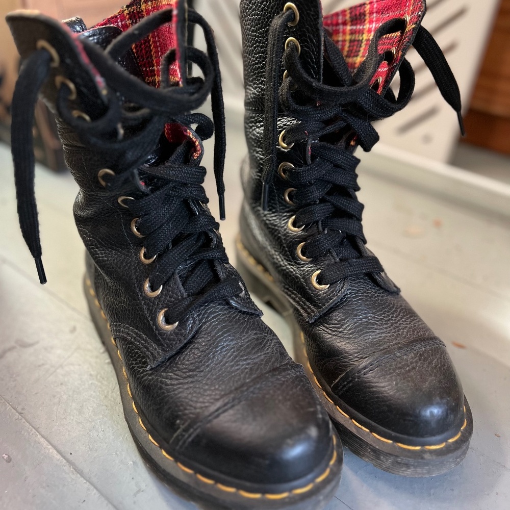 DR. MARTEN'S AIMILITA WOMEN'S LEATHER TALL BOOTS 6.5